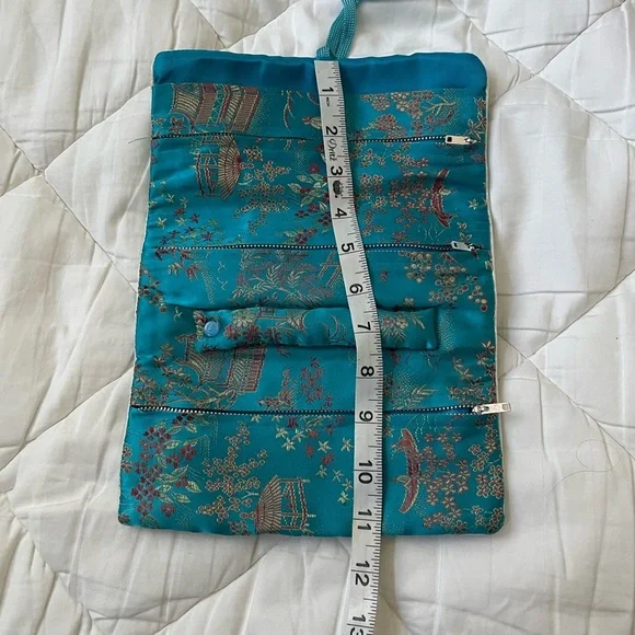 Beautiful turquoise Chinese jewelry roll - Picture 7 of 9